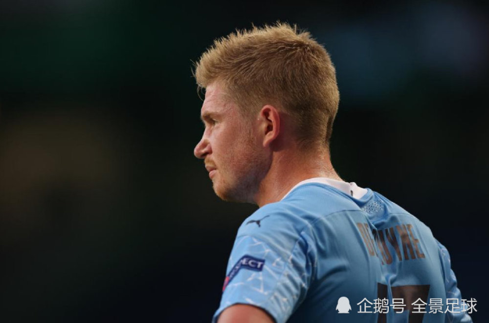 《守望先锋：归来》展示了全新英雄“渣客镇女王”在游戏中的实际